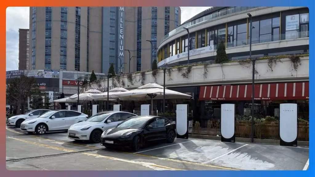İstanbul'a Yeni Bir Nefes: Tesla V4 Supercharger İstasyonu Açıldı